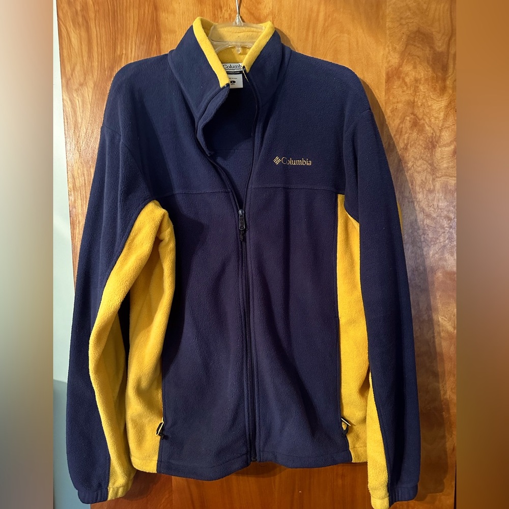 Men’s Columbia fleece jacket